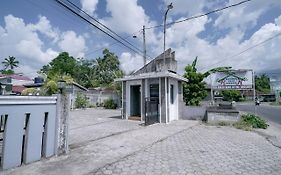 Urbanview Hotel Syariah Ratu Kuring Gisting